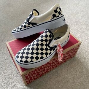 NWT “VANS” Platform checkered slip-ons, Sz 8